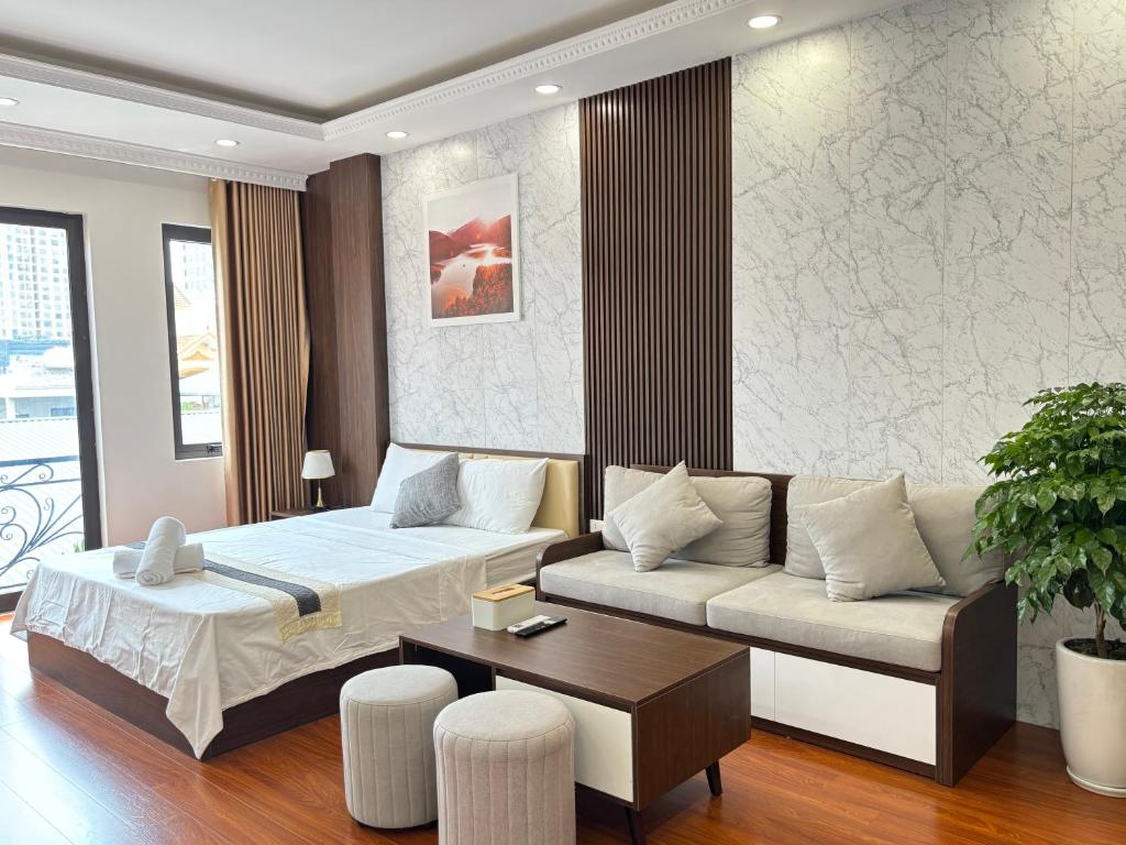 Light filled Apartment-City view – Hanoi